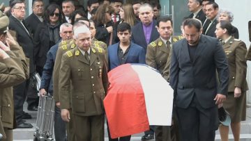 12042409 APOYO SALIDA DEL FERETRO DESDE IGLESIA EVANGÉLICA 10