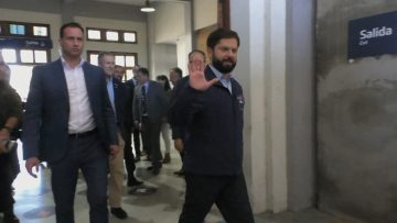 17042404 APOYO LLEGADA PRESIDENTE BORIC A ESTACIÓNN DE TRENES DE TALCA 06 (1)