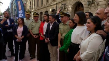 18042409 AUTORIDADES ENTREGAN NUEVOS RETENES MÓVILES PARA CARABINEROS 28