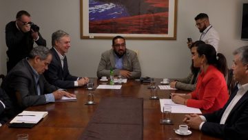 18042413 ALCALDES TRAS REUNIÓN CON MINISTRO DE EDUCACIÓN