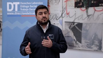 30042404 DIRECTOR DEL TRABAJO POR FERIADO DEL 1 DE MAYO 05