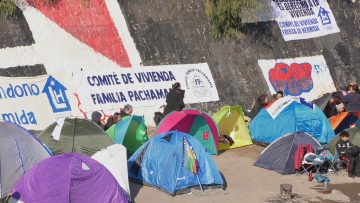 $16052403 POBLADORES INSTALAN CAMPAMENTO EN RIVERA DE RÍO MAPOCHO 1