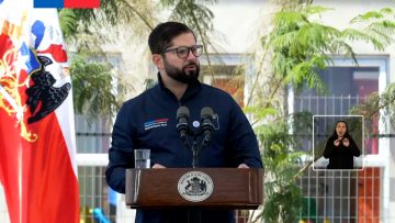 04062410 PRESIDENTE BORIC EN CENTRO COMUNITARIO DE CUIDADOS 1 (1)