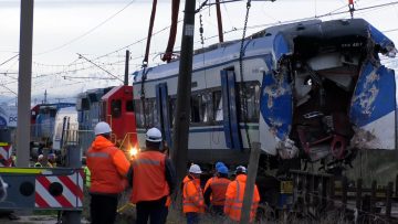 20062418 APOYOS 02 TRABAJOS PARA SACAR TRENES DE LA VÍA 13