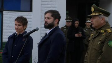 19072401 PRESIDENTE BORIC SALUDA A CARABINEROS ANTES DE REUNIÓN DE UNIDAD DE ACCIÓN YSEGURIDAD19 (1)
