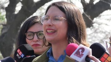19072427 DECLARACIONES IRACI HASSLER POR PLAZA DE ARMAS 05