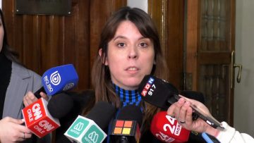 26072404 REACCIONES TRAS REUNIÓN DE PARTIDOS ESPECIALISTAS 03