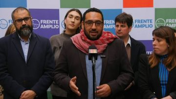 26072411 MINISTRO CATALDO SE REÚNE CON DIRECTIVA DEL FRENTE AMPLIO 04 (1)