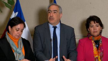 310724C14 SENADORES SOBRE GIRA A MIRATOS ARABE 02