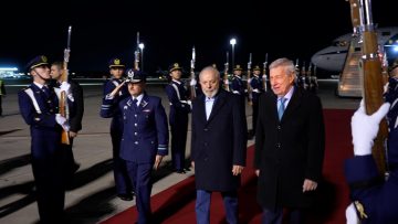 04082407 LLEGADA PRESIDENTE DE BRASIL LULA DA SILVA 01