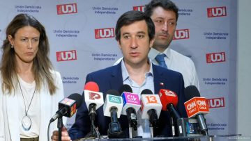 25112404 PUNTO DE PRENSA UDI TRAS ELECCIONES 01 (1)