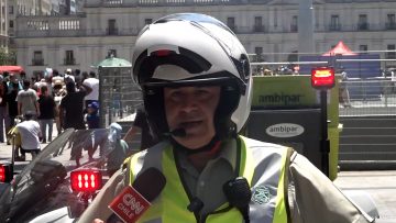 01122405 BALANCE DE CARABINEROS POR PARIS PARADE 01