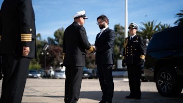 10122412 PRESIDENTE BORIC ASISTE A LA CEREMONIA DE INVESTIDURA DE OFICIALES DE LA ESCUELA NAVAL 01