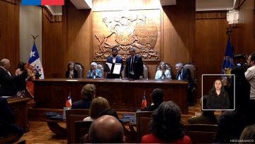 13122406 PRESIDENTE BORIC EN PROCLAMACIÓN DE GOBERNADORES 12