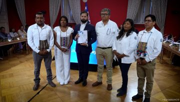 30122412 APOYOS REUNIÓN PRESIDENTE BORIC CON COMUNIDADES DEL PUEBLO LICKANANTAY 02