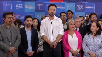 06012522 PUNTO DE PRENSA AUTORIDADES EN ENCUENTRO CHILE MERECE MEJORES PENSIONE 01