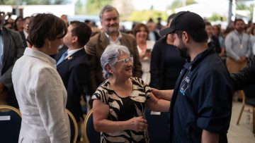 09012517 APOYOS PRESIDENTE BORIC INAUGURA CENTRO DE SALUD FAMILIAR EN YUMBEL (6)
