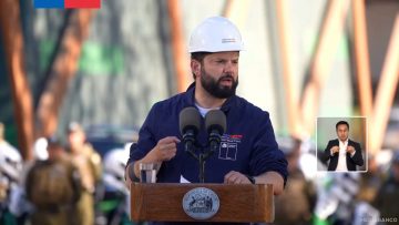 09012519 PRESIDENTE BORIC ENCABEZA ENTREGA DE VEHICULOS POLICIALES Y VISITA LAS OBRAS DE ESFOCAR 03
