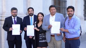 16012501 DIPUTADOS OFICIALISTAS ENTREGAN CARTA EN LA MONEDA 01 (1)