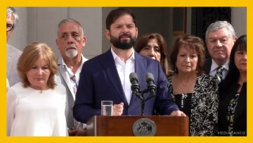 30012502 PRESIDENTE BORIC Y MINISTROS SE REUNE CON PENSIONADOS 31