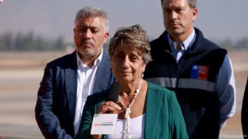 01032507 DECLARACIONES DE MINISTRA DE OO.PP. POR BALANCE DE PASAJEROS EN AEROPUERTO AMB 01