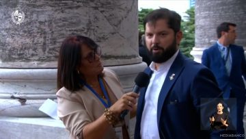 010325URU03 DECLARACIONES DEL PRESIDENTE BORIC EN URUGUAY 11