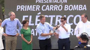 18032510 CARRO DE BOMBERO ELÉCTRICO 01