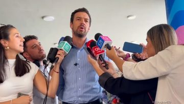 20032508 ALCALDE TOMÁS VODANOVIC POR TREN A MELIPILLA 06 (1)
