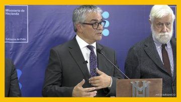 10042513 PUNTO DE PRENSA MINISTRO DE HACIENDA DEST