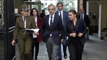 11042502 LLEGADA DE MINISTROS A CONSEJO DE GABINETE 01