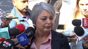 14042511 CANDIDATOS OFICIALISTAS LLEGAN A REUNIRSE CON EXPRESIDENTA BACHELET 01 (1)