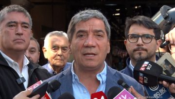 19042503 DELEGADO RM Y ALCALDE DE SANTIAGO POR FISCALIZACIÓN EN MERCADO CENTRAL 01