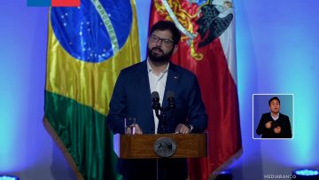24042503 PRESIDENTE BORIC EXPONE EN UNIVERSIDAD DE BRASILIA 01