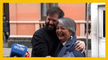 30062528 LLEGADA JAENNETTE JARA A ENCUENTRO CON PRESIDENTE BORIC 13