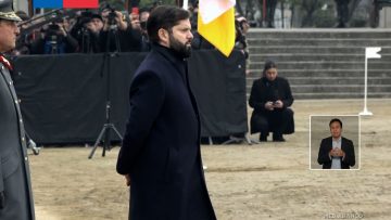 09072509 PRESIDENTE BORIC EN JURAMENTO A LA BANDERA DEL EJÉRCITO 01 (1)