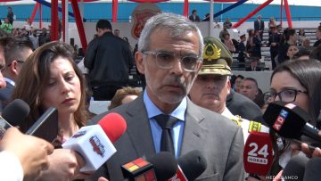 19092510 DECLARACIONES MINISTRO CORDERO TRAS PARADA MILITAR 01
