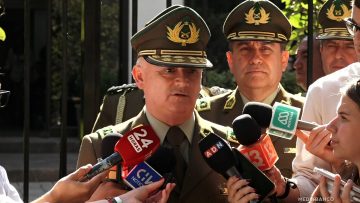17122517 VISITA GENERAL DE CARABINEROS A PRESIDENTE ELECTO 01