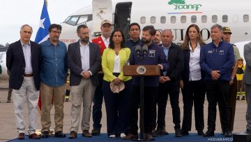 08012607 PRESIDENTE GABRIEL BORIC VISITA FIRELINER CONAF 03 (1)
