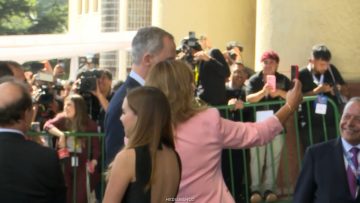 110326CAMBIO38 FOTOGRAFÍA FELIPE VI Y SENADORA LORETO CARVAJAL 01 (1)