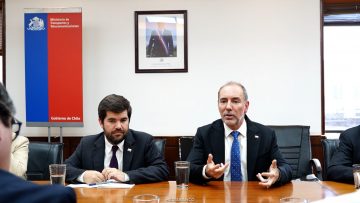 19032631 APOYOS REUNIÓN MINISTRO CON EMPRESAS DE APLICACIONES 01