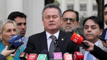 04052610 DECLARACIONES DC TRAS REUNIÓN CON MINISTROS 13