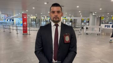 10052602 DETENCIÓN DE ARGENTINA EN AEROPUERTO CON CARTICHO DE BALA 01
