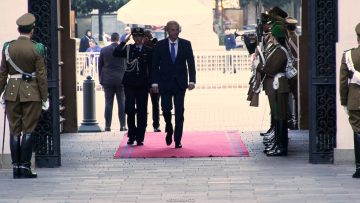 18052601 HONORES PRESIDENTE KAST EN LA MONEDA 06