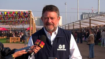 21052609 GOBERNADOR ORREGO Y APOYOS FIESTA DE LA VENDIMIA ESTADIO NACIONAL 01