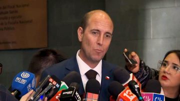 27052602 DECLARACIONES MINISTRO ARRAU TRAS REUNIÒN CON FISCAL NACIONAL 11