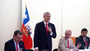 070626ARI02 PRESIDENTE KAST EN ARICA 01