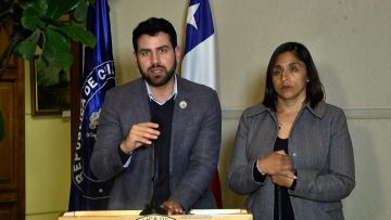 090626C19 DECLARACINES SENADORES DIEGO IBAÑEZ Y FABIOLA CAMPILLAI 09
