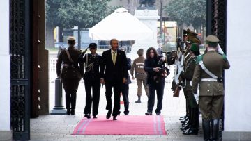 15062601 HONORES PRESIDENTE KAST EN LA MONEDA 10 (1)