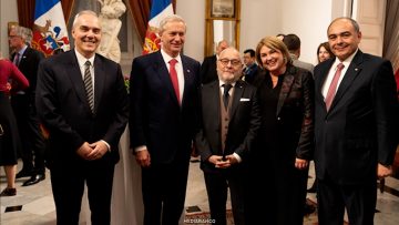 23062619 PRESIDENTE KAST CON DIPLOMATICOS 25