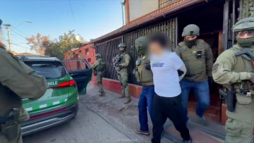 23062621 SALIDA DETENIDO POR CRIEMN DE NIÑO 07